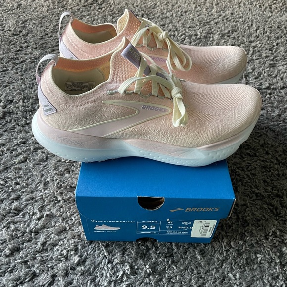 Brooks Blush Pink Glycerin StealthFit 21 - Picture 2 of 5